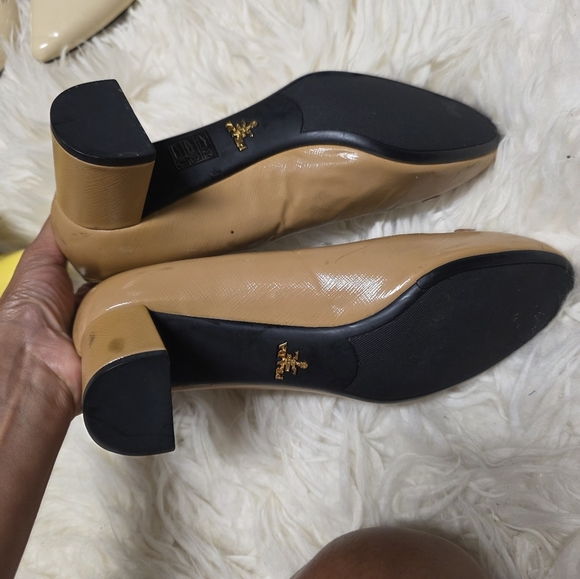 Prada Women's Tan Leather Flats - Picture 6 of 6